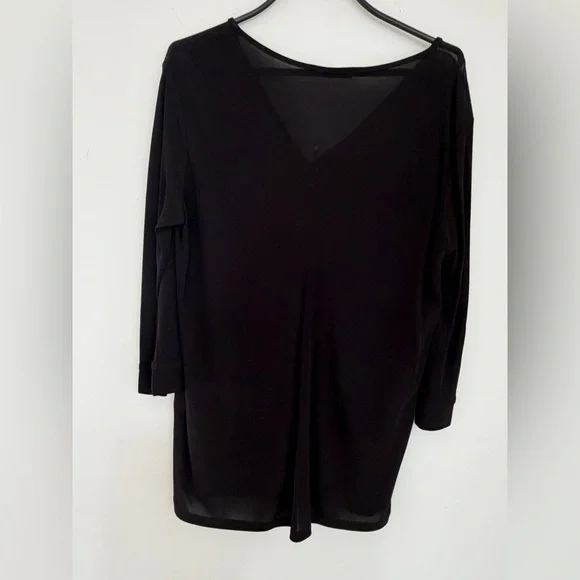 Elegant Black V-Neck Women's Top - Picture 5 of 6